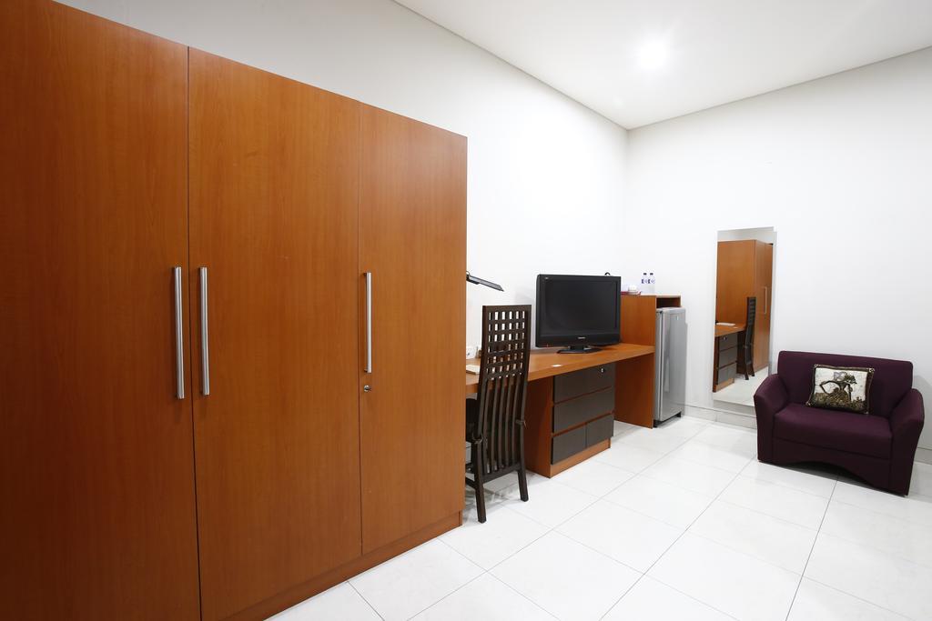 Reddoorz @ Menteng Джакарта Екстер'єр фото