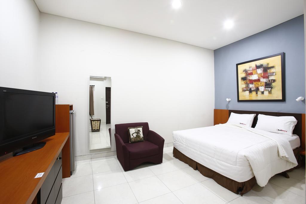 Reddoorz @ Menteng Джакарта Екстер'єр фото