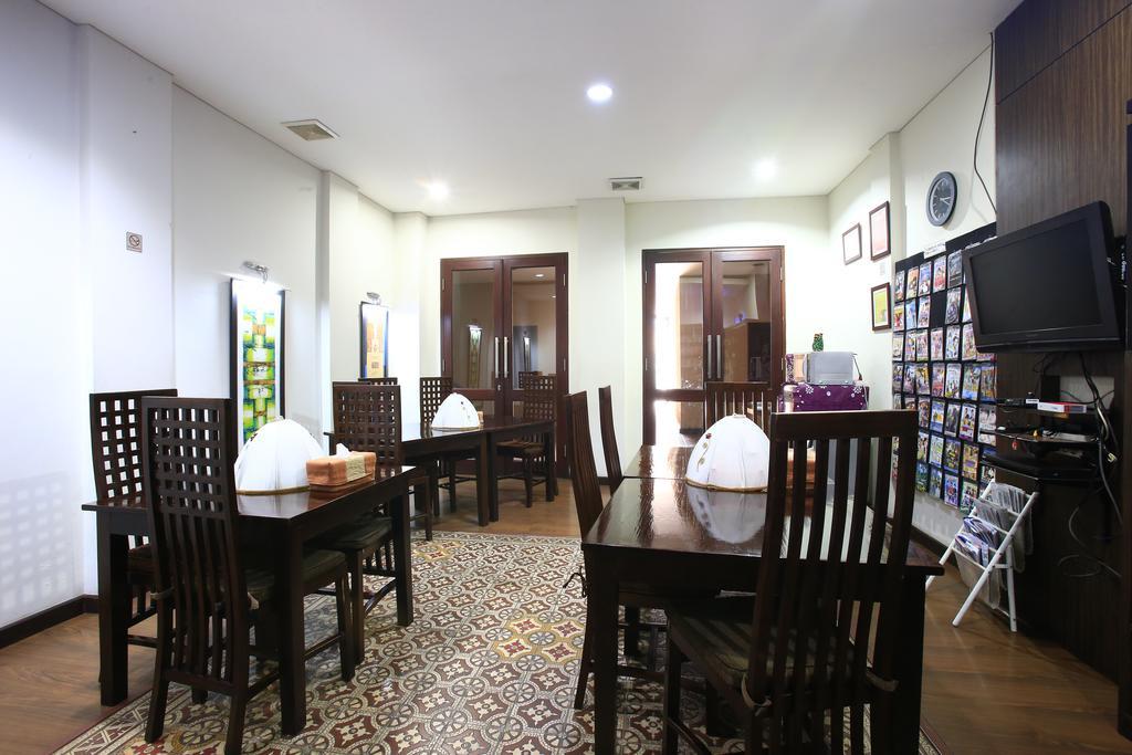 Reddoorz @ Menteng Джакарта Екстер'єр фото