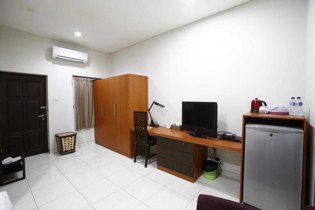 Reddoorz @ Menteng Джакарта Екстер'єр фото